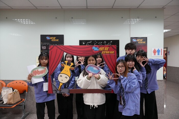 1141廣告系專題講座 第六組事後新聞稿-「Show Time ! 感官放映機—手把手教你策劃令人Wow的展」圖片